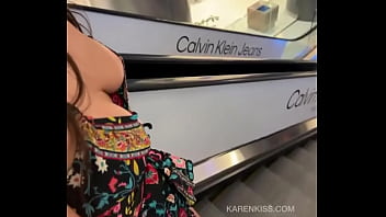 Adoro a palavra corno encho a boca pra chamar meu marido de corno e isso me deixa louquinha e quando olho para calça de