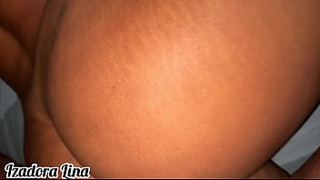 Meu cunhado safado veio no meu quarto de madrugada e deu só meu cuzinho ele fudeu com força