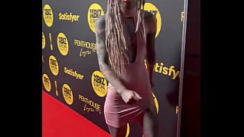 Me on the red carpet ️#redcarpet #glammoment #inkedmodel #tattoojourney #psyland25 #inkedandfierce #eyeballtatto