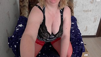 Big tit milf fucked put a dildo on the toilet and fucked on webcam