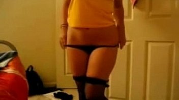 Amateur girl on bedroom cam with dildo