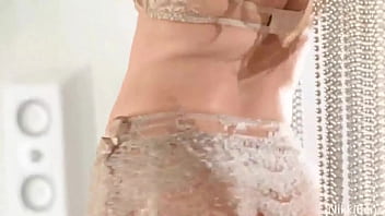 Nikki benz strips off & dances in the most seductive possible way