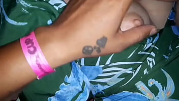 Cuando nos dejan a solas con mi hermanastro la pasamos bien rico