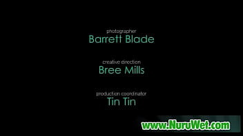 Blondie enjoys pussy fingered