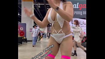 Thanks everyone 4 all the love & support i finally hit 10k followers on ig this year i worked so hard t