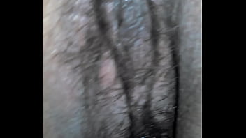 Gorda sendo dedada pelo seu macho