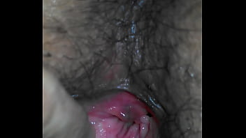 Gorda sendo dedada pelo seu macho