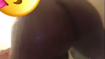 Slim big booty teen twerk