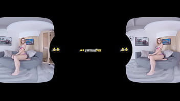 Redhead gets off while pissing in virtual reality