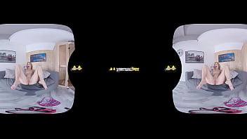 Redhead gets off while pissing in virtual reality