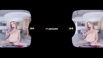 Redhead gets off while pissing in virtual reality