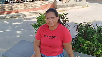 Conocí a una gordita muy puta y la invite para ganar algo de dinero extra y terminamos cogiendo muy bien y dejandole el culo lleno de semen