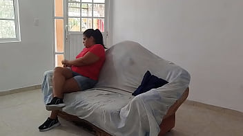 Conocí a una gordita muy puta y la invite para ganar algo de dinero extra y terminamos cogiendo muy bien y dejandole el culo lleno de semen