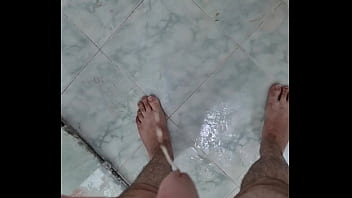 Mijando No Banho thumbnail