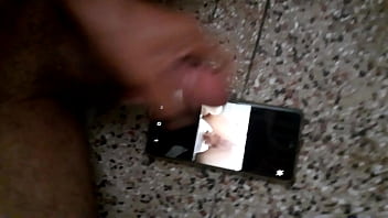 Me regala fotitos y videos yo lo disfruto