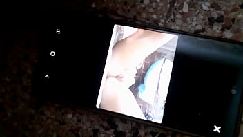 Me regala fotitos y videos yo lo disfruto