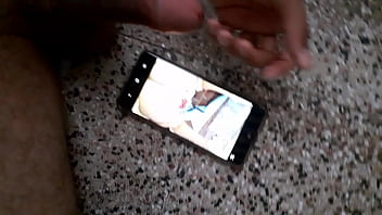 Me regala fotitos y videos yo lo disfruto