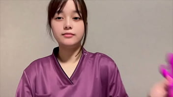 看護師専門学校の制服を着ながら電マおなにーしたらビチャビチャ聖水が出てきてイキまくりました