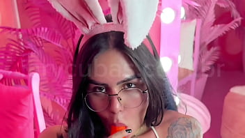 Lary cubas mostrando tudo