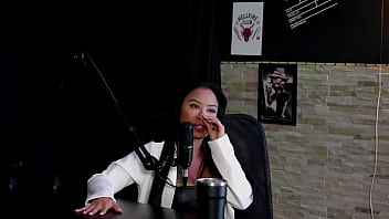 Começou no amador tem o suporte para as amigas e achava que era hétero mas paulistinha sheer red