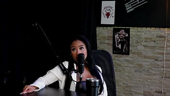 Começou no amador tem o suporte para as amigas e achava que era hétero mas paulistinha sheer red