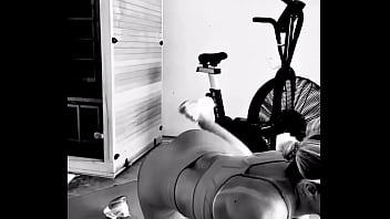 Msacs is lifting those cakes