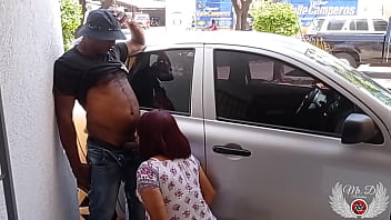 Trans shemale having uninhibited sex in public on the side of the road