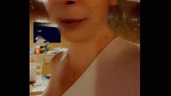 Family holiday saison 2 spécial ski ep1 6 "le womanizer" dans un chalet avec