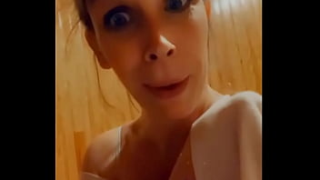 Family holiday saison 2 spécial ski ep1 6 "le womanizer" dans un chalet avec