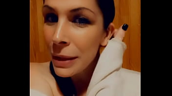 Family holiday saison 2 spécial ski ep1 6 "le womanizer" dans un chalet avec