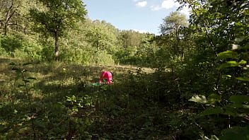 Caught a stranger doing yoga in the woods and gave her my hard cock