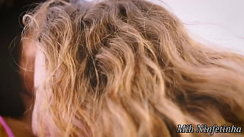 Minha amiga veio me visitar e ficamos com tesão no meio da tarde