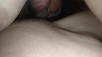 ยัดควยเข้ารูหีตามด้วยควยปลอมและดิวโด้จนแตดเกือบฉีก