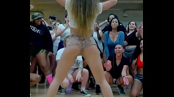 Que culo más lindo tienes esta mujer