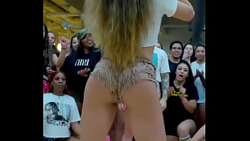 Que culo más lindo tienes esta mujer