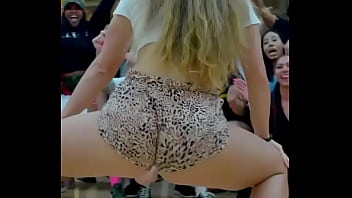 Que culo más lindo tienes esta mujer