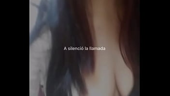 Enseña las tetas en videollamada