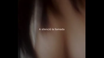 Enseña las tetas en videollamada