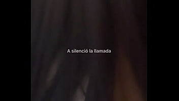 Enseña las tetas en videollamada