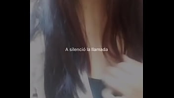 Enseña las tetas en videollamada