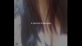 Enseña las tetas en videollamada