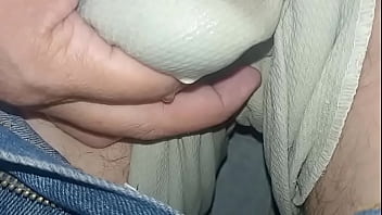 Pantalones orinados con pañal de tela y un dia orgasmico