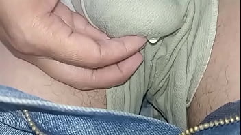 Pantalones orinados con pañal de tela y un dia orgasmico