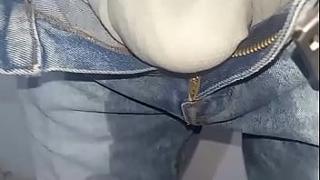 Pantalones orinados con pañal de tela y un dia orgasmico
