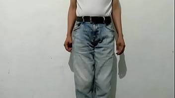 Pantalones orinados con pañal de tela y un dia orgasmico