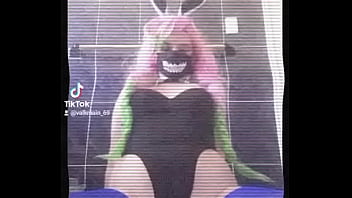 بعرض نفسي ليكو عشان عايزه اتناك انا متناكه حيحانه