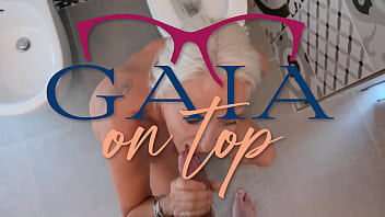 406 toilet milf anal drink pee pissing anal prolapse