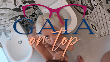 406 toilet milf anal drink pee pissing anal prolapse