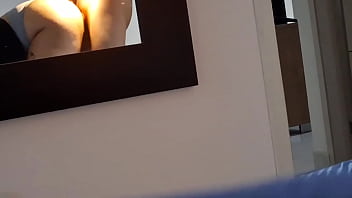 Creo que la camarera nos grabo a escondidas mientras mi amante y yo hacíamos de las nuestras