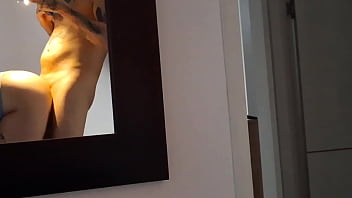 Creo que la camarera nos grabo a escondidas mientras mi amante y yo hacíamos de las nuestras